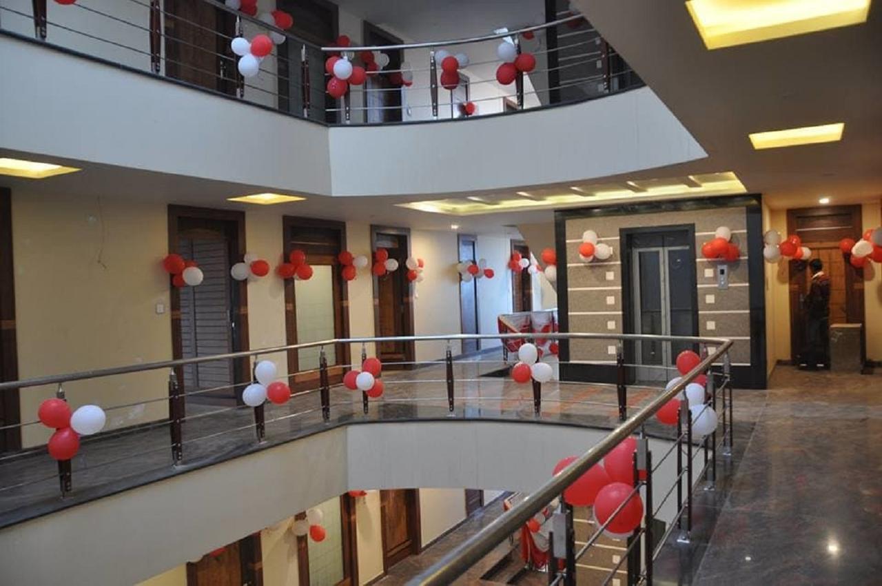 Hotel Bns International Szaszaram Kültér fotó